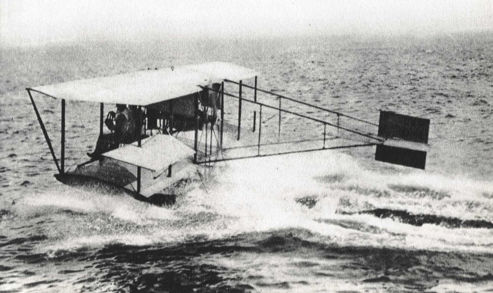 1911-curtiss-seaplane.jpg