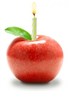 Apple-Candle_kindlephoto-264446091.jpg